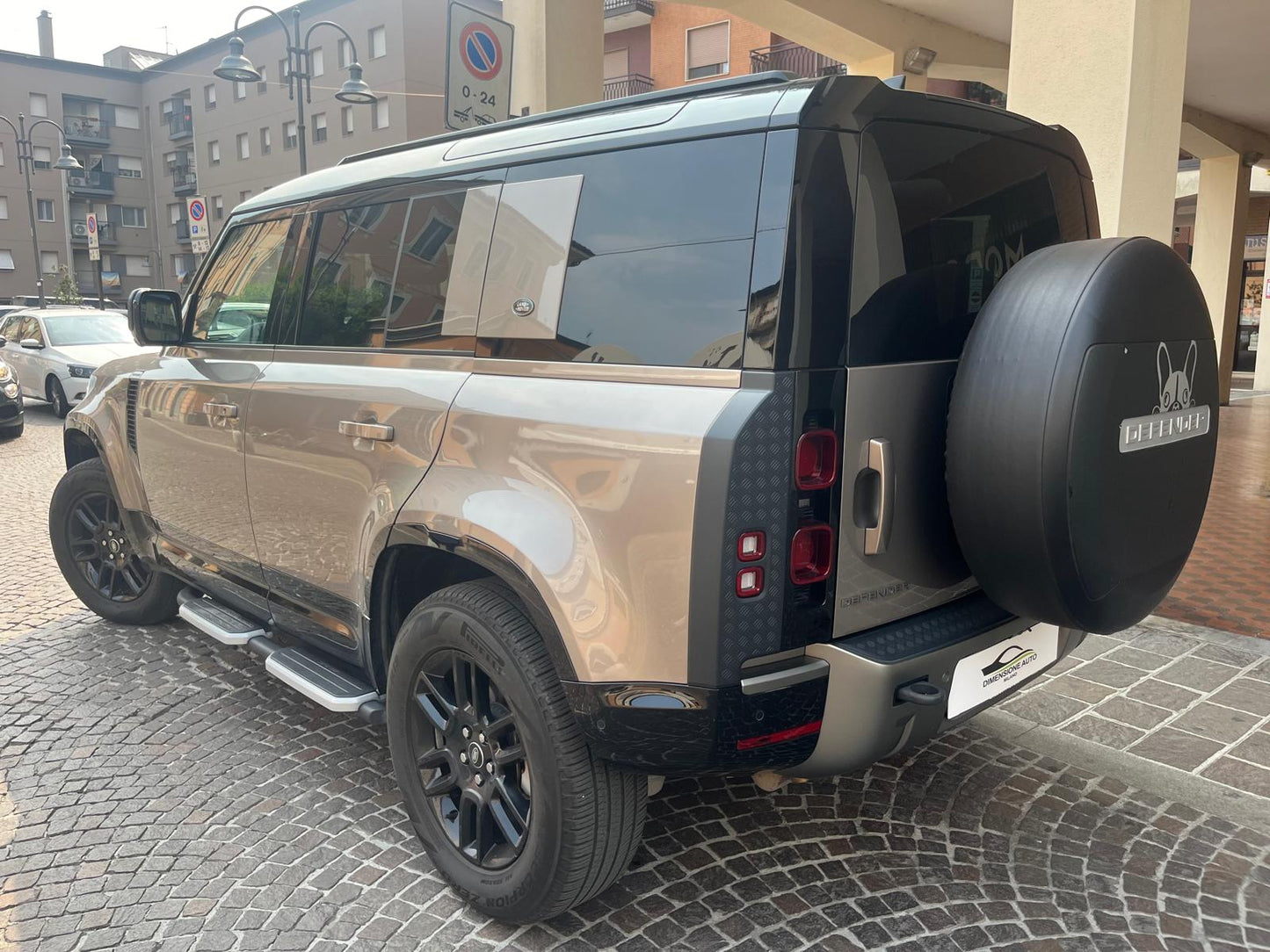 Land Rover Defender 110 3.0d i6 mhev X-Dynamic HSE awd auto