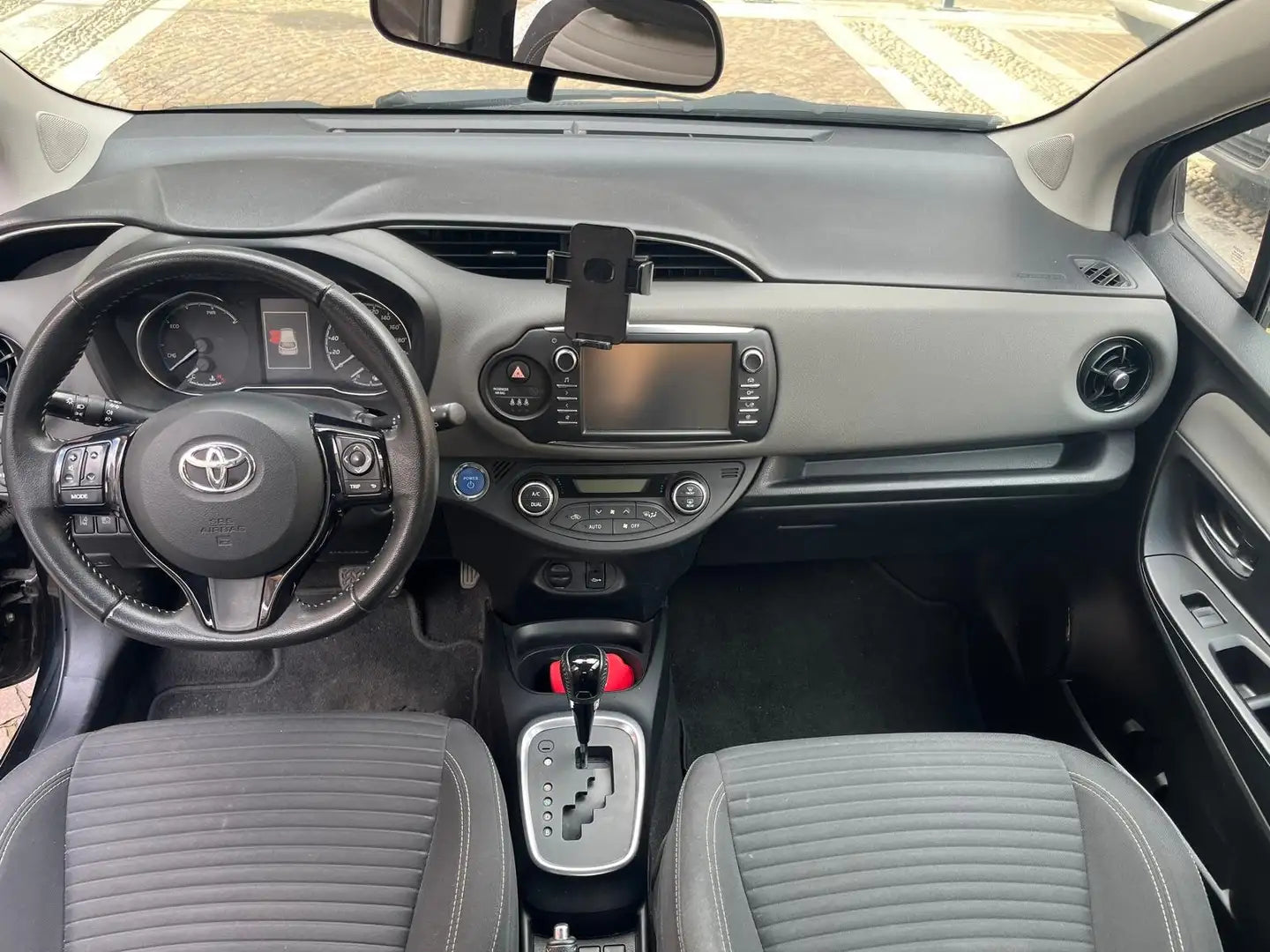 Toyota Yaris Yaris 5p 1.5h Cool