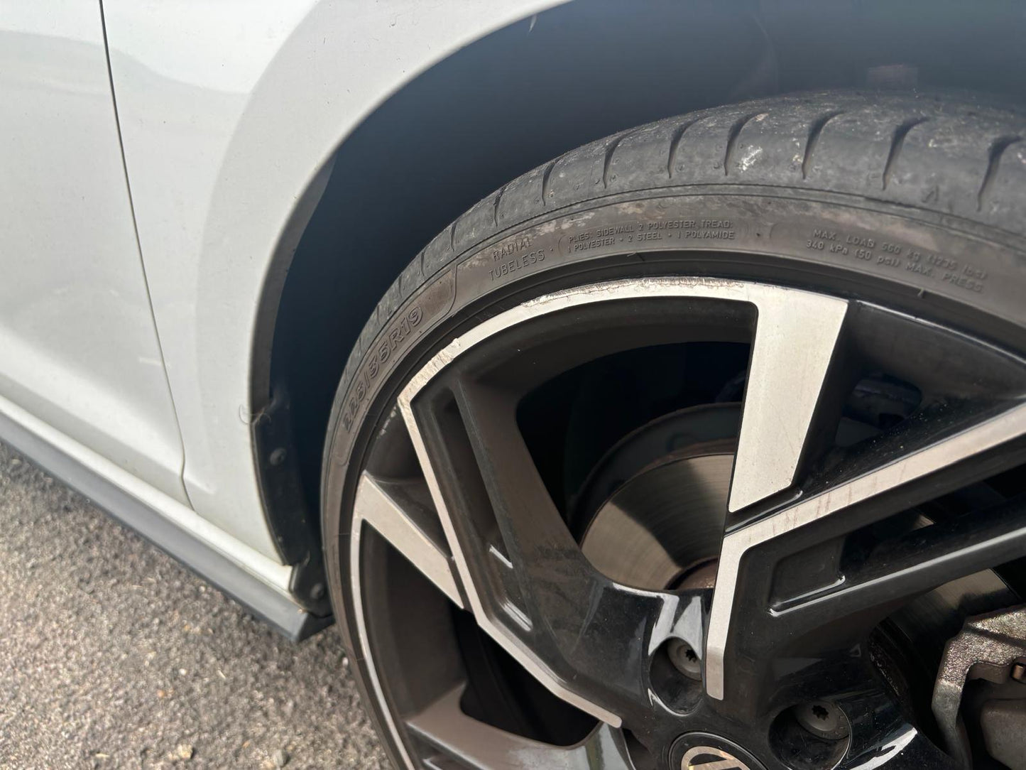 Volkswagen Golf 7.5 1.5 tsi R-Line